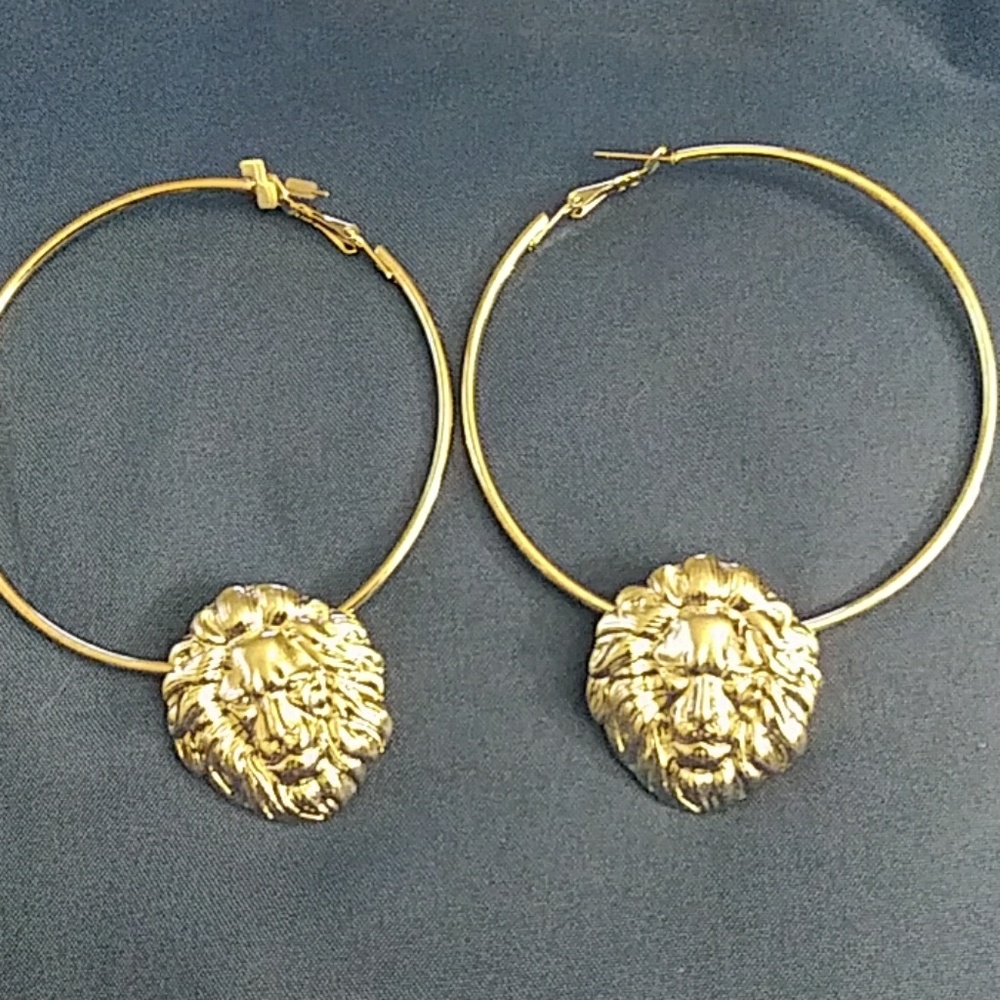 Lion head earrings